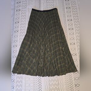 Uniqlo Black and Tan A-Line Skirt Size Medium EUC